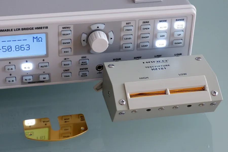 Misuratore LCR per la diagnostica dei motori elettrici